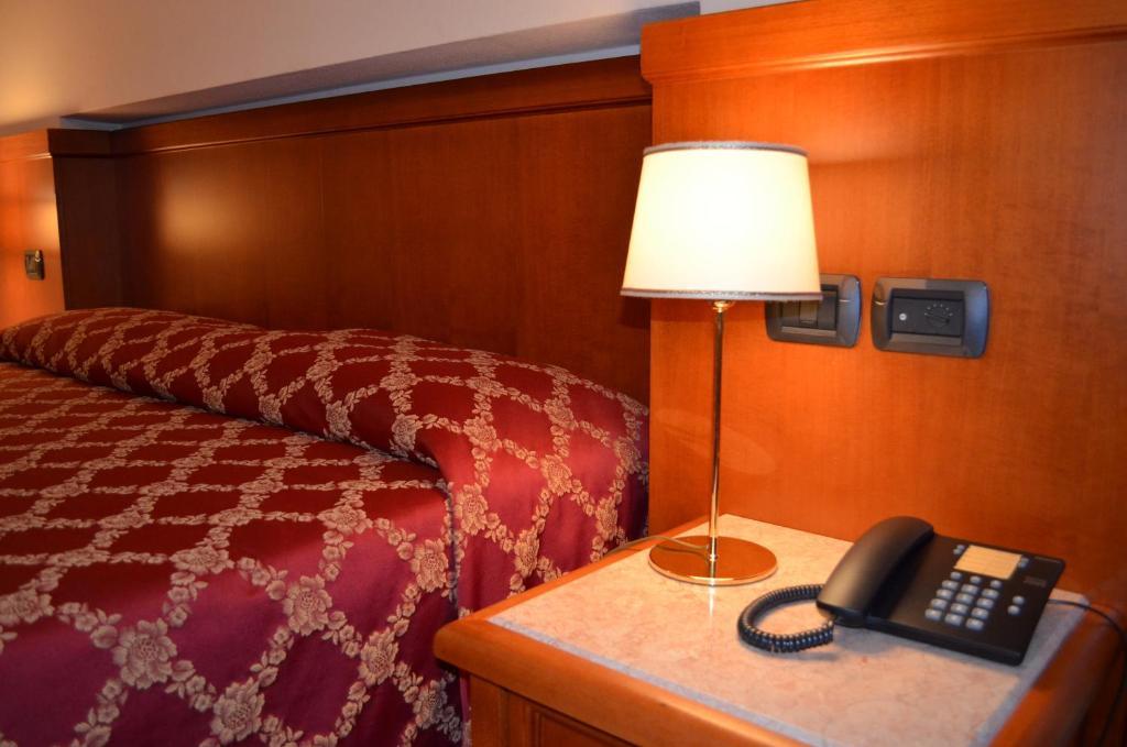 Hotel Olioso Peschiera del Garda Rom bilde