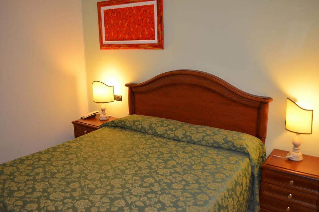 Hotel Olioso Peschiera del Garda Rom bilde
