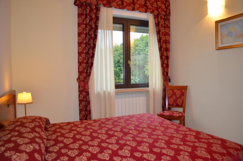 Hotel Olioso Peschiera del Garda Rom bilde