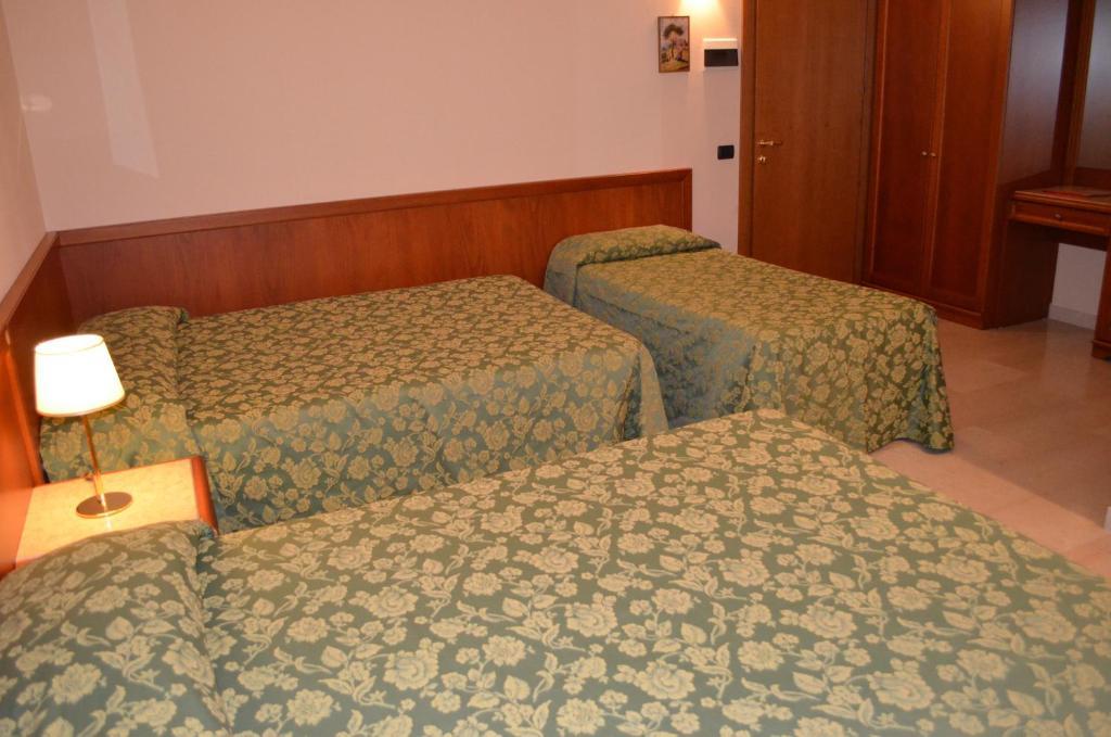 Hotel Olioso Peschiera del Garda Rom bilde